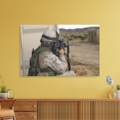 Een infanterieverkenner canvas afdruk (Insitu (Woonkamer))