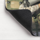 Een infanterieverkenner richt zijn wapen op muismat (Hoek)