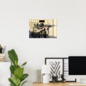 Een infanterieverkenner richt zijn wapen op poster (Thuiskantoor)