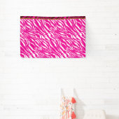 Een ingewikkeld bloemmotief in roze en wit, art spandoek (Insitu)