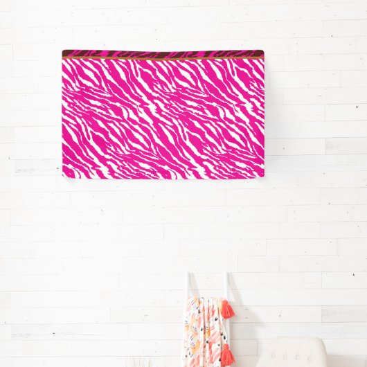 Een ingewikkeld bloemmotief in roze en wit, art spandoek (Insitu)