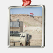 Een instructeur kijkt als Irakese soldaat Metalen Ornament (Links)