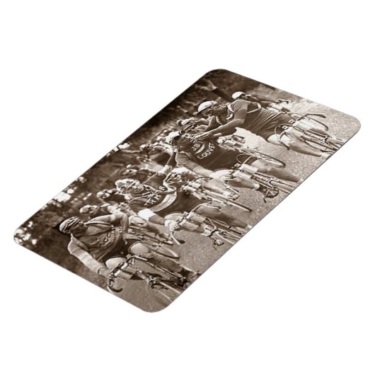 EEN INTIEME PORTRAIT VAN DE TOUR VAN FRANKRIJK VAN MAGNEET (Linkerzijde)