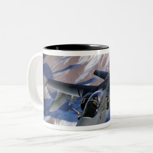 Een Italiaans AMX maakt verbinding Tweekleurige Koffiemok (Voorkant links)