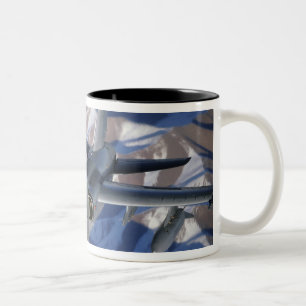 Een Italiaans AMX maakt verbinding Tweekleurige Koffiemok