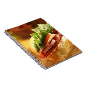 Een Italiaanse sub-sandwich met Notitieboek (Rechterzijde)