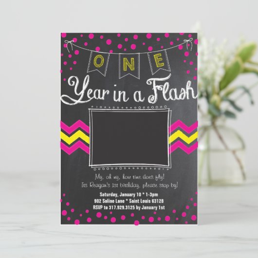 Een jaar in een Flash verjaardagsuitnodiging Kaart (Staand voorkant)