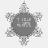 Een jaar later voor altijd. tin sneeuwvlok ornament (Voorkant)