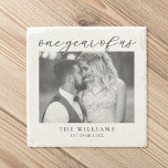 Een jaar van ons eerste bruiloft Jubileum Stenen Onderzetter<br><div class="desc">Creëer uw eigen aangepaste foto eerste huwelijksverjaardag cadeau. Eenvoudig te personaliseren door een van je favoriete afbeeldingen en je eigen tekst toe te voegen.</div>