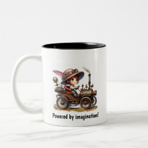 Een jong gelukkig kind dat in een Steampunk-voertu Tweekleurige Koffiemok