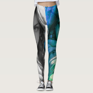 Een jong meisje geeft een duim omhoog voor op maat leggings