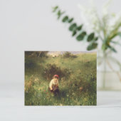 Een jong meisje in een veld briefkaart (Staand voorkant)