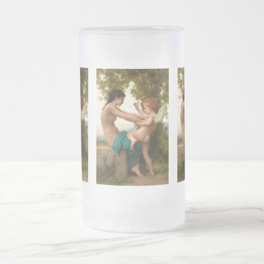 Een jong meisje verdedigt zichzelf tegen Eros Matglas Bierpul (Center)