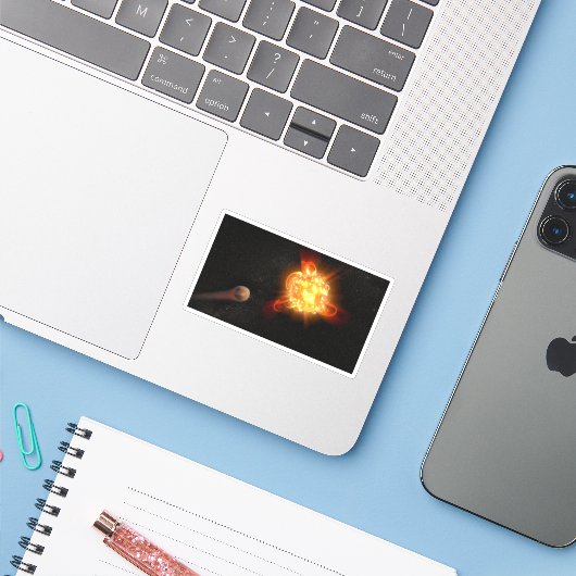 Een jonge rode dwerg sticker (Laptop met iPhone)