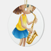 Een jongedame die speelt met de saxofone keramisch ornament (Links)