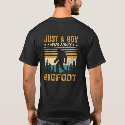 Een jongen die dol is op Bigfoot Funny vaderdag T-shirt (Achterkant)
