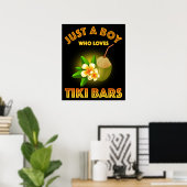 Een jongen die houdt van Tiki Bars Poster (Thuiskantoor)