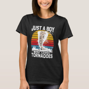 Een jongen die houdt van tornado's Storm chasers b T-shirt