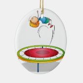 Een jongen die trampoline speelt keramisch ornament (Rechts)
