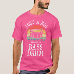 Een jongen die van basdrum houdt t-shirt