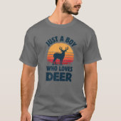 Een jongen die van elk Moose Retro houdt T-shirt (Voorkant)