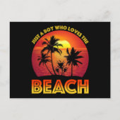 Een jongen die van het strand houdt briefkaart (Voorkant)