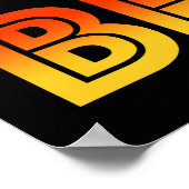 Een jongen die van het strand houdt poster (Hoek)