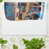 Een jongen die van monstertrucks houdt theedoek (Gevouwen)