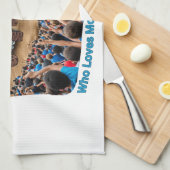 Een jongen die van monstertrucks houdt theedoek (Quarter Fold)