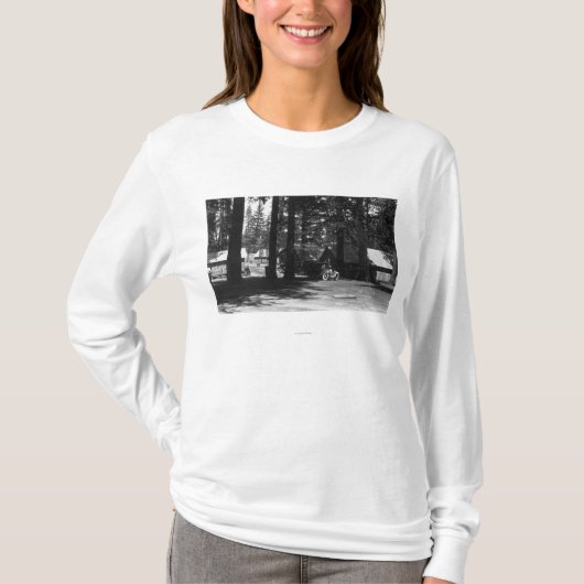 Een kampeerscène t-shirt (Voorkant)