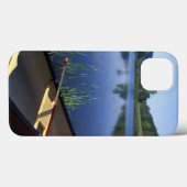 Een kano rust op de oever van Little Long Pond Case-Mate iPhone Case (Achterkant (horizontaal))