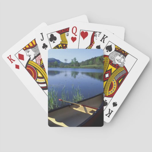 Een kano rust op de oever van Little Long Pond Speelkaarten (Achterkant)