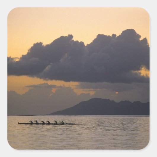 Een kanoe-ploegendienst voor de kust vierkante sticker (Voorkant)