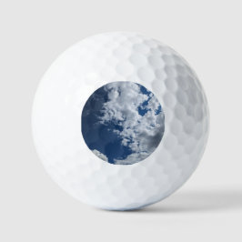 Een kant van de wolken golfballen
