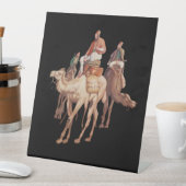 Een karavaan van Arabische kamelen die 's nachts r Reclamebord Met Voetstuk (Insitu)