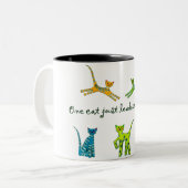 Eén kat leidt gewoon naar een andere tweekleurige koffiemok (Voorkant links)