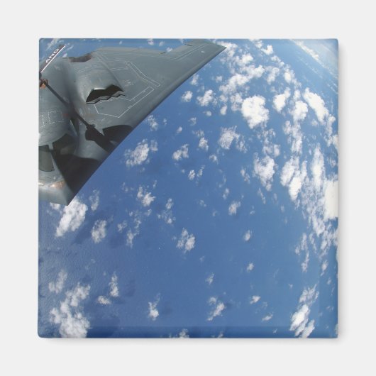 Een KC-135 Stratotanker vult een B-2-geest Magneet (Voorkant)