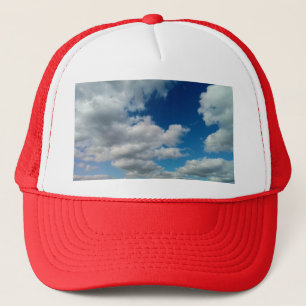 Een kegel van wolken trucker pet