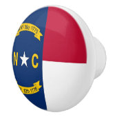 Een keramische knop met vlag van North Carolina (Rechts)