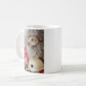 Een Kerstcavia Koffiemok (Voorkant links)