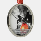 Een kerstversiering met een feestdag metalen ornament (Rechts)