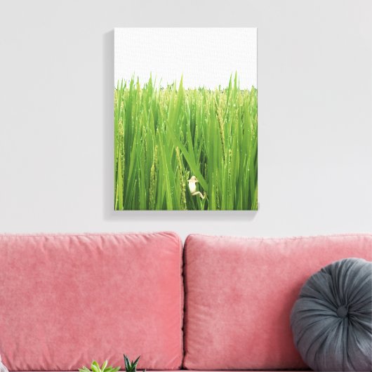 Een kikker die vers gras beklimt canvas afdruk (Insitu (Woonkamer))