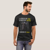 Een kind van God, een Man van geloof, een aanhange T-shirt (Voorkant volledig)