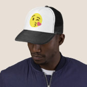Een Kiss Emoji Trucker Hat blazen Pet (In situ)