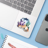 Een kitten met kristallen in de woestijn sticker (Laptop met iPhone)