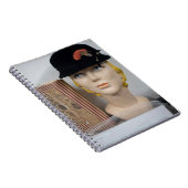 Een klassieke boek en buste compositie notitieboek (Rechterzijde)