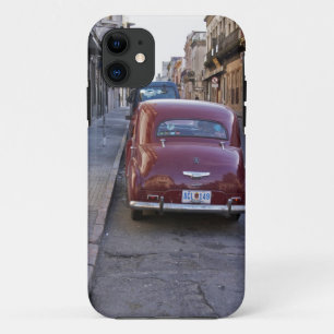 Een klassieke oude rode Peugeot auto geparkeerd op Case-Mate iPhone Case