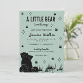 Een klein Beer is onderweg naar het Baby shower Kaart (Staand voorkant)