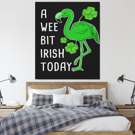 Een klein beetje Iers vandaag | Lucky Flamingo | F Canvas Afdruk (Insitu (Slaapkamer))