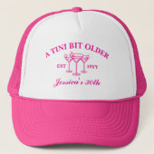 Een klein beetje ouder Martini Custom verjaardagsf Trucker Pet (Voorkant)
